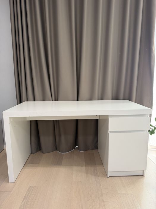 Birou alb MALM ikea