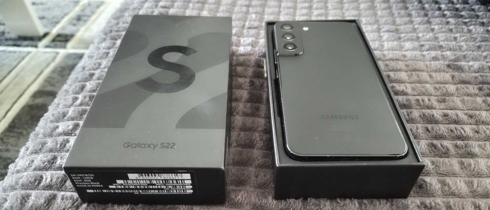 Samsung S22 black