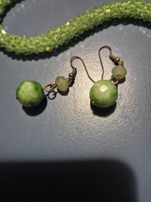 Set de bijuterii, cercei si colier, din piatra semipretioasa - peridot