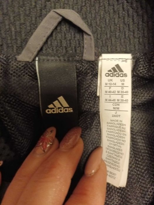 Анцунг ADIDAS размер S-М. Суичър Adidas за тинейджъри.