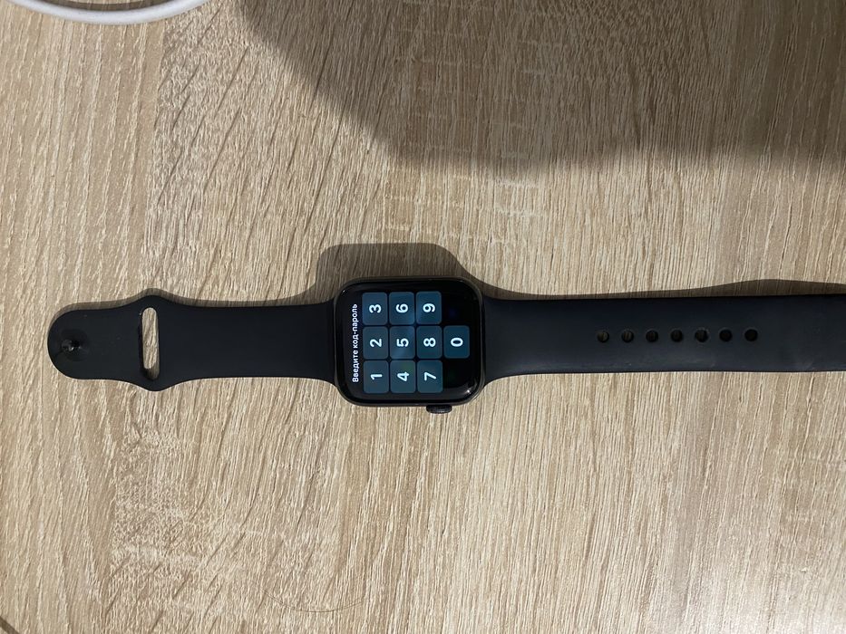 Продам Apple Watch 5, 44 mm, 64 Gb