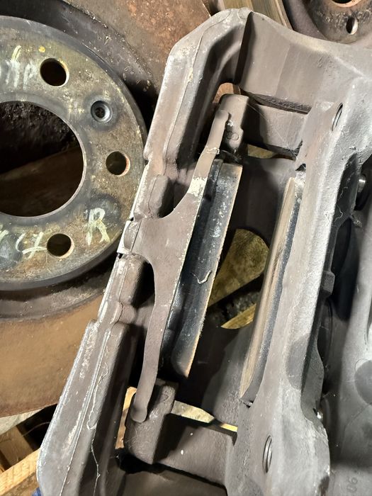 Спирачни дискове THK накладки и спирачни апарати  за audi A7 C7 A6 C7