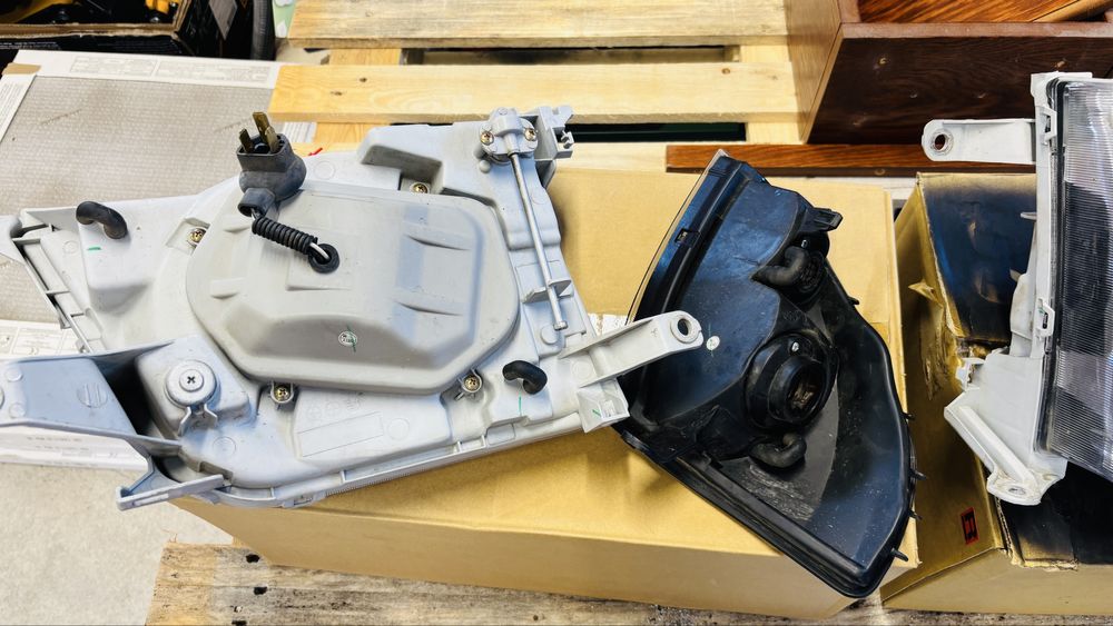 Фарове за Тойота Ландкрузер 90