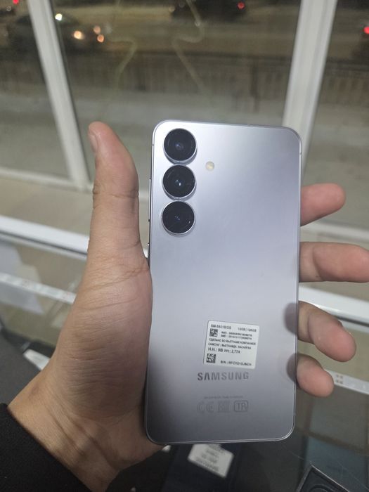 Samsung S25.128гб.