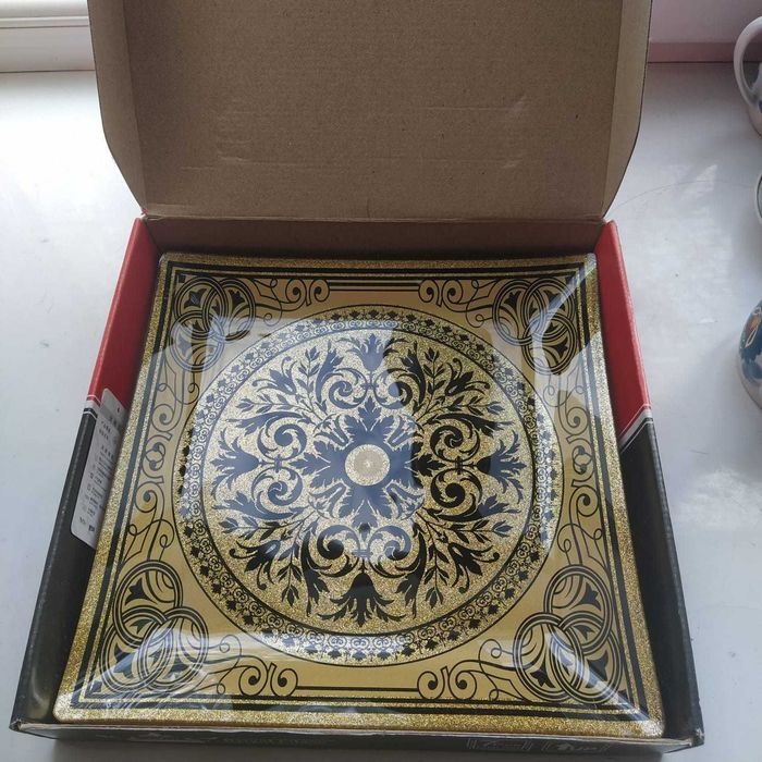 Подарочный набор тарелок новый