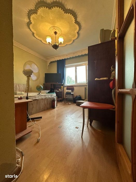 Etaj 2! Apartament 2 camere decomandat, zona Calarasi 4.