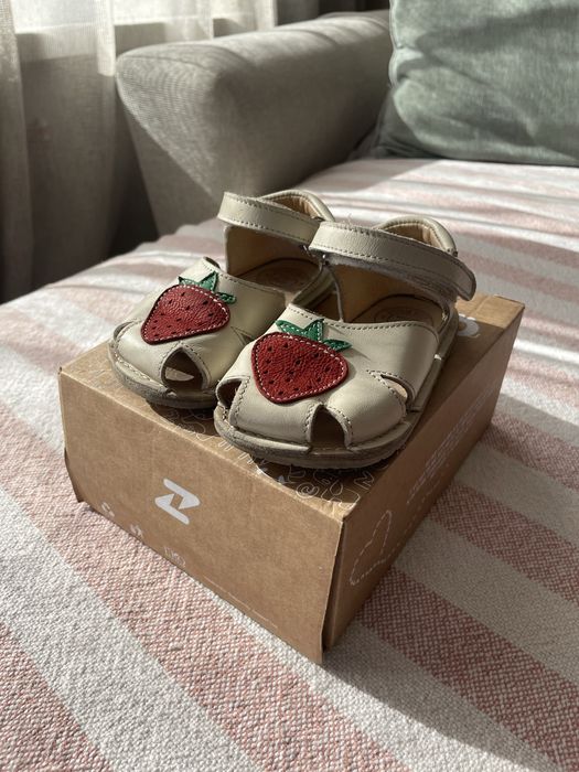 Боси сандали Zeazoo nemo с ягоди