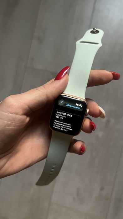 Продаю Apple Watch