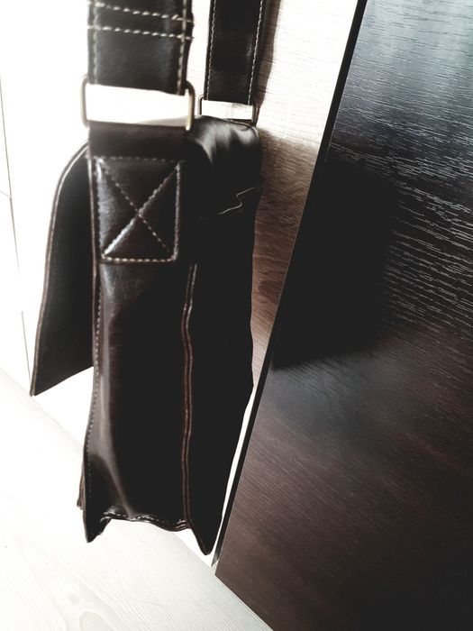 Borseta piele naturală Italia 25/20/6 impecabilă