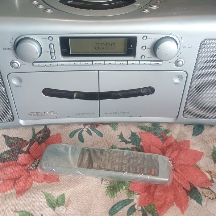 Radio Casetofon cu CD Dual CCR 2020 R - Cu telecomandă, curele noi, servisat