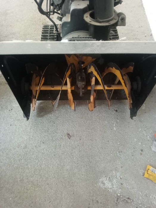 Freză p șenile de vînzare