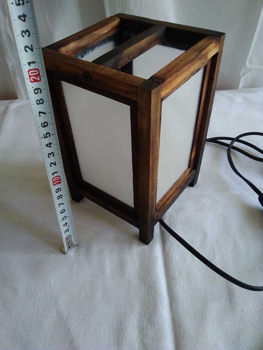 Продавам нощна настолна лампа тип японска