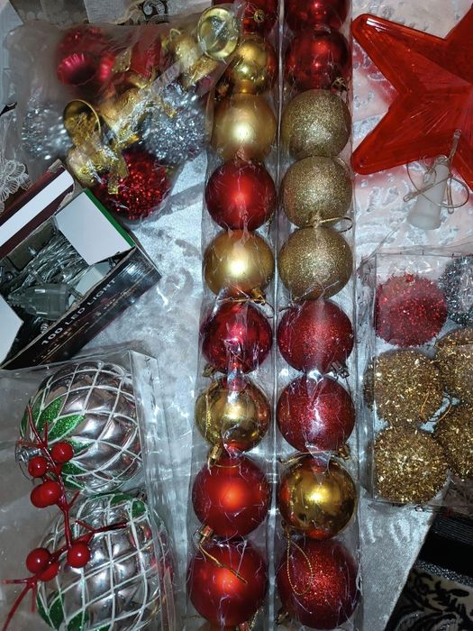 Новогодняя ёлка с игрушками