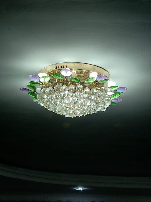 Продам люстры недорого