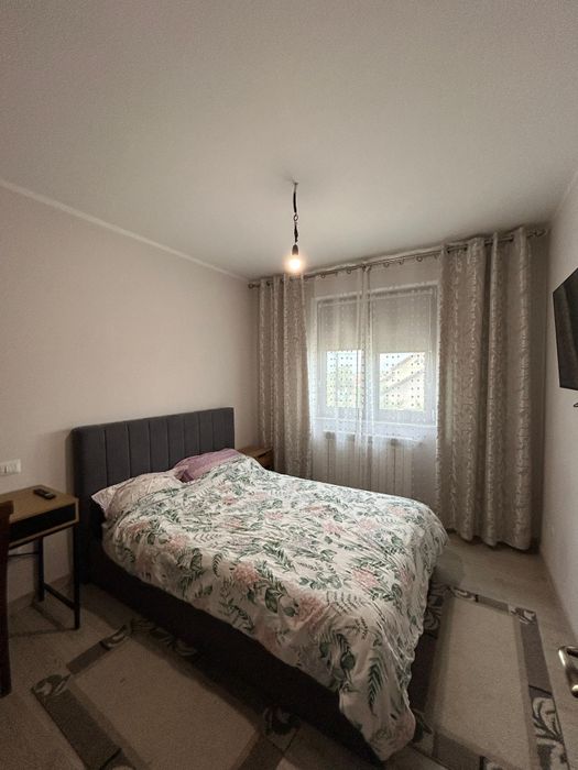 Vând casă noua  zona Castelul de apa