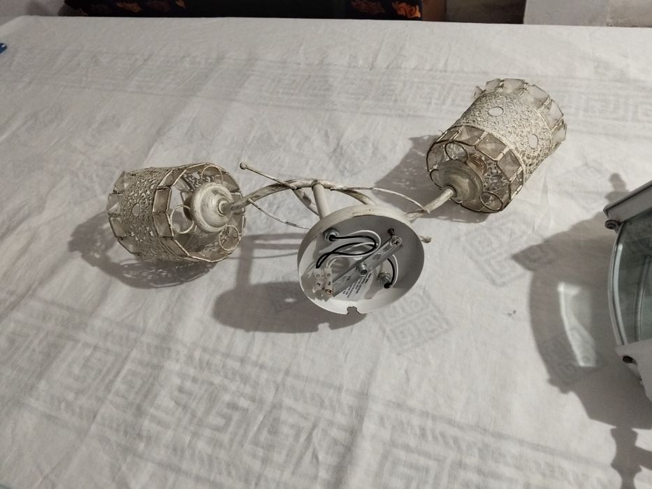 Продам  люстру и бра  фонарь