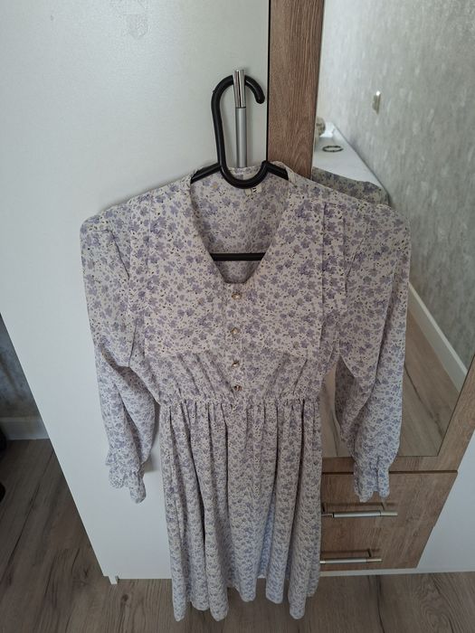 Легкое платье продается