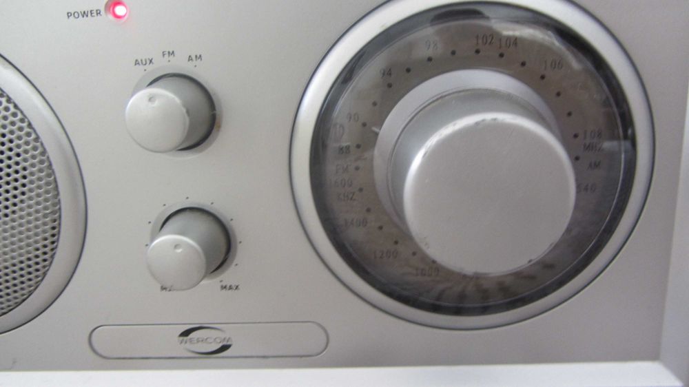 Radio AM FM de calitate, Wercon Germania carcasa din lemn foarte bun
