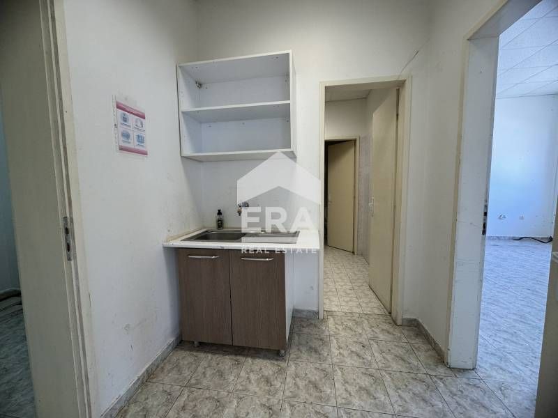 Дава се под наем Склад в Хасково, Промишлена зона - Север - 215 кв.м за 603.33 € - Снимка #3