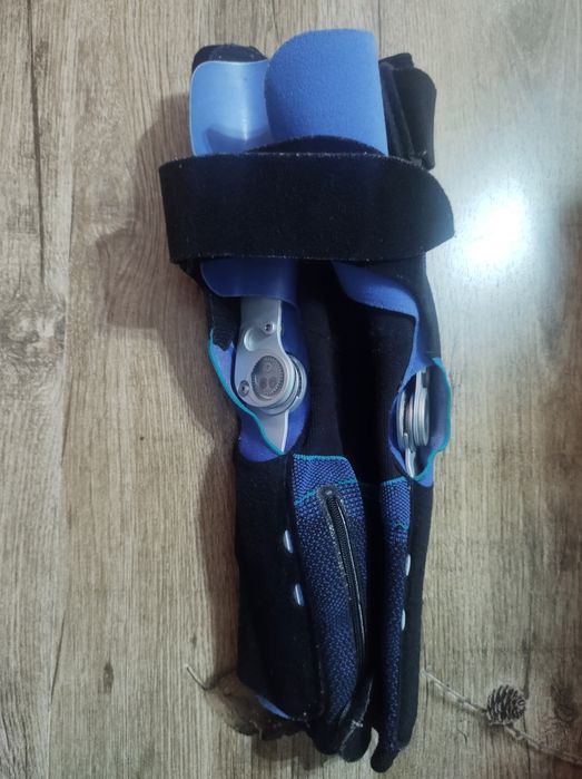 Orteza mobila cu blocaj  reglabila