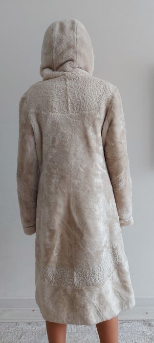 Продам Мутоновую шубу