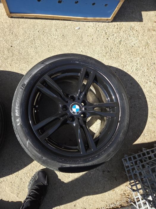 Vând jante bmw 18