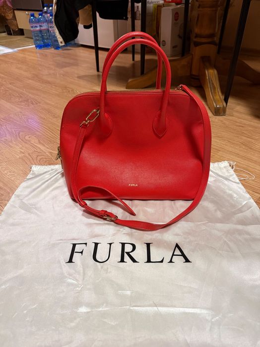 Дамска чанта Furla Code M Dome Bag