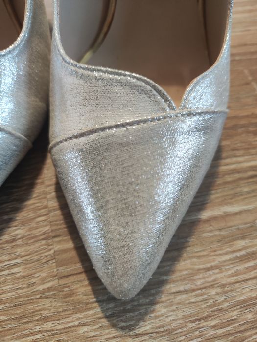 Елегантни дамски обувки