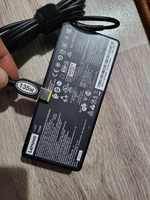 Incarcator Lenovo 135w 20v 6.75 amperi mufa patrata