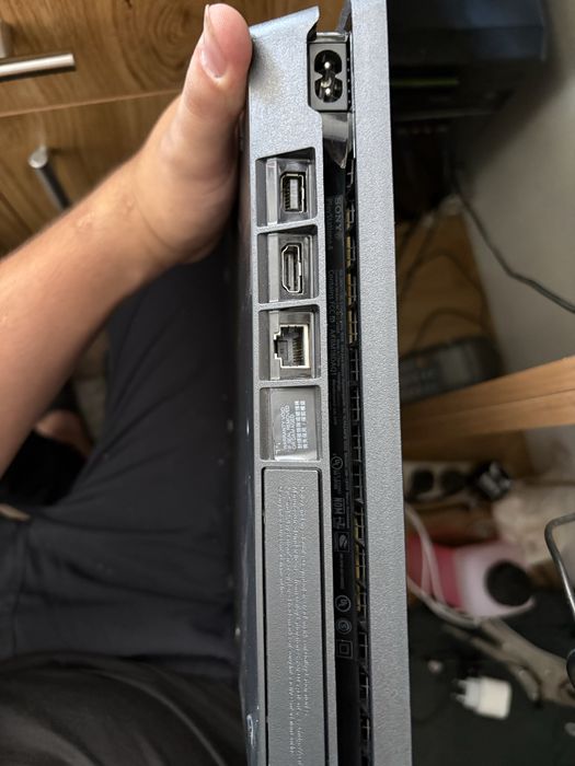 Plastation 4•Slim 1•TB