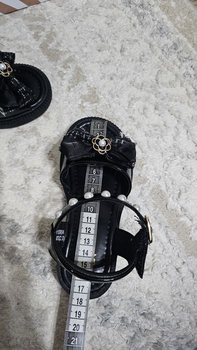 Сандалии на девочку 26 р