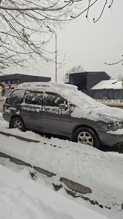 Ниссан  Prae Joy  автомат