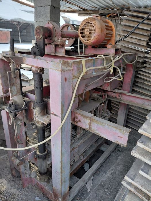 Автоматический станок для пескоблоков