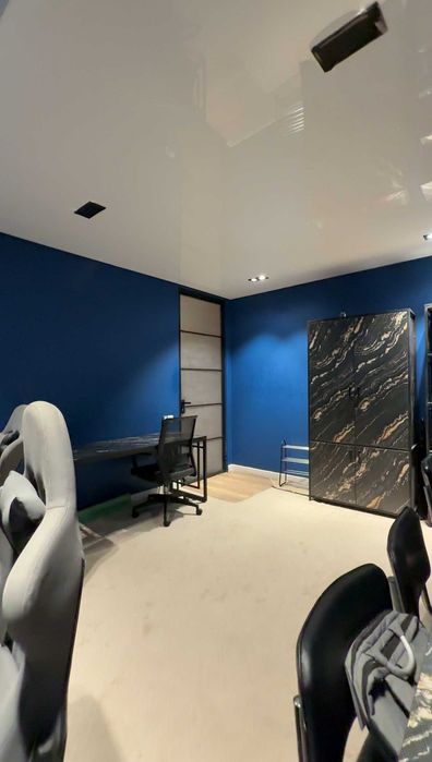 Продается готовый офис в Бизнес центре, Паркентский