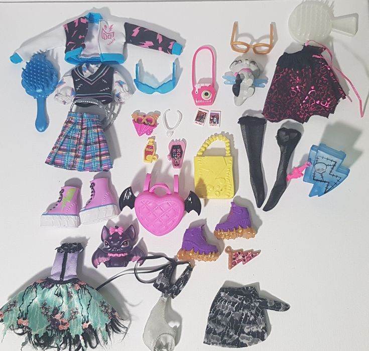 Аксесоари за кукли Monster high лот