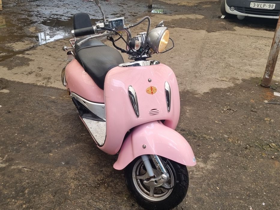 Vând Scoter  kilerbee Custom 49 cmc