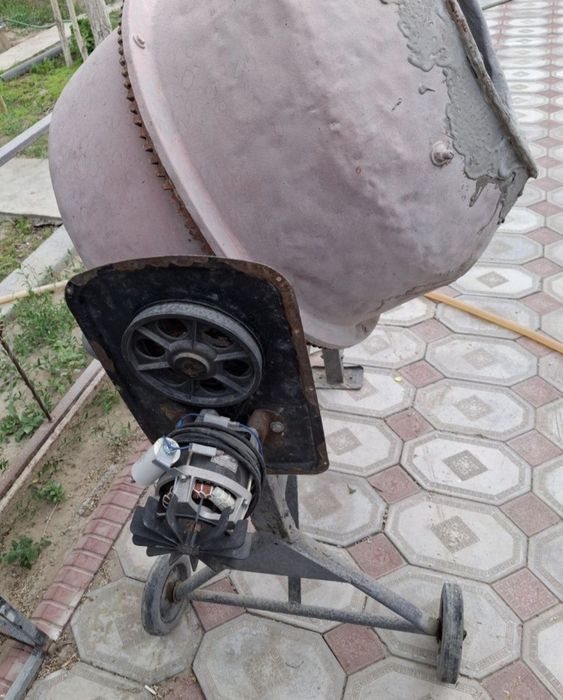 Бетонамешалка хорошем сос