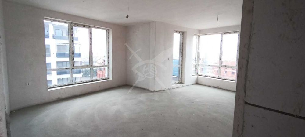 Ексклузивно! Тристаен в Остромила!