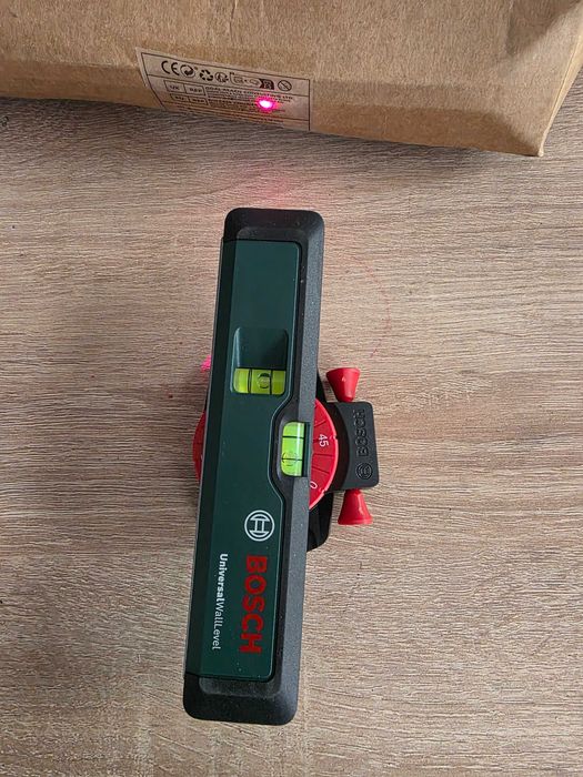 Bosch - Nivel laser UniversalWallLevel, 15 cm 0603663JZ0