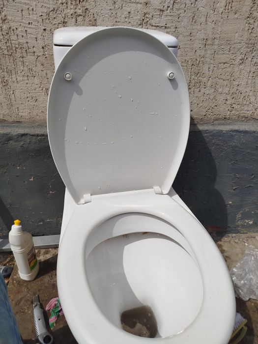 Продается унитаз.