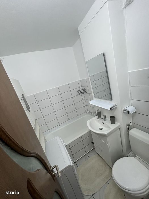 Închiriez garsonieră Tractorul Brasov