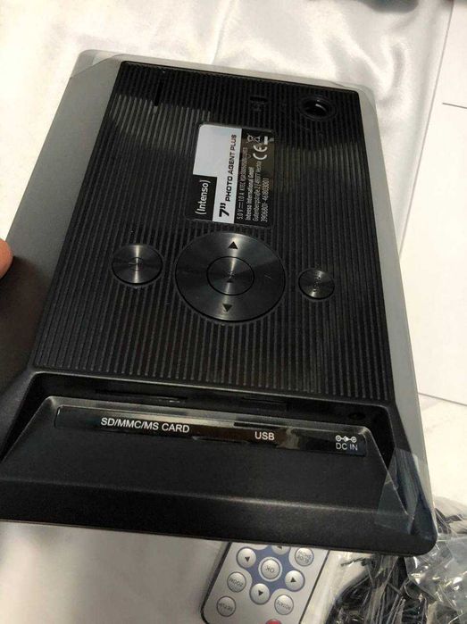 CADOU CRĂCIUN - Ramă Digitală  de 7" (17.70cm) TFT-LCD 16:9 - Intenso