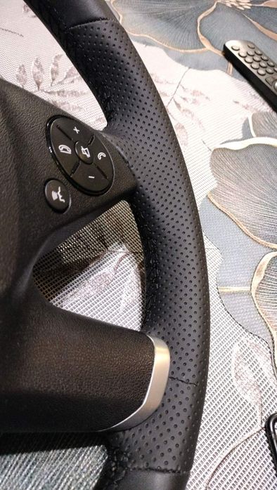 Волан за мерцедес W212 с пера