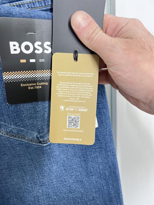 Уникален нов модел на Hugo Boss.Налична пълна серия размер от 32 до 40