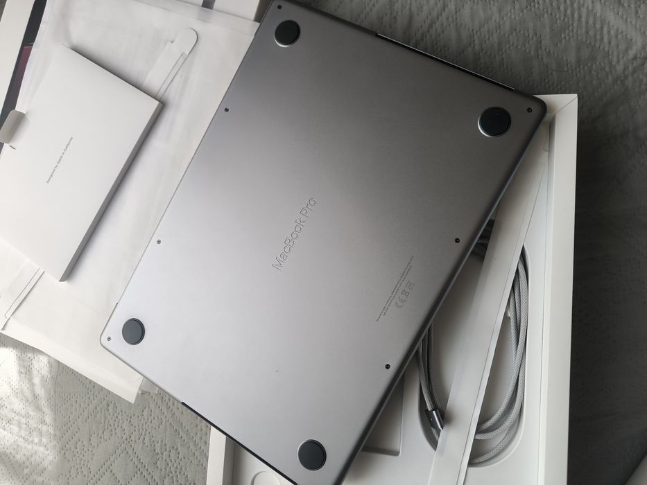 Macbook Pro 14” M2 10C 16GB 512GB