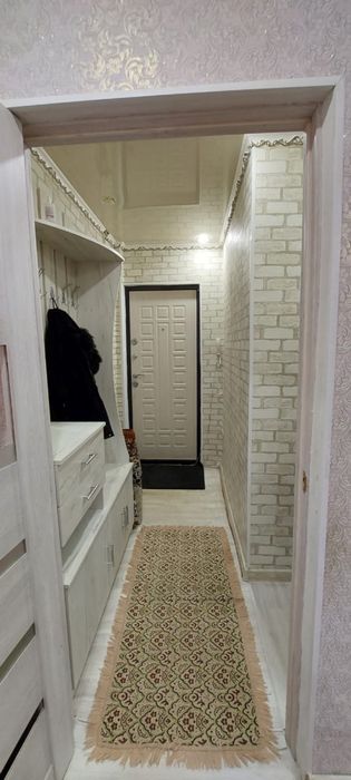 Продам 2 х комнатную молочном дворе