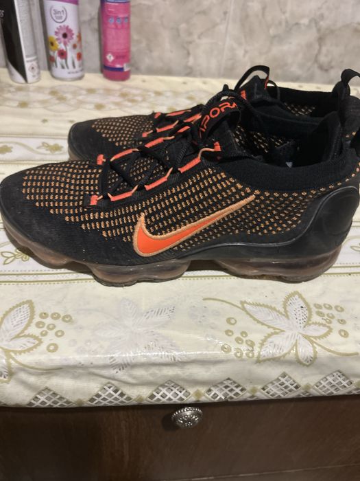 Nike vapormax черни с оранжево