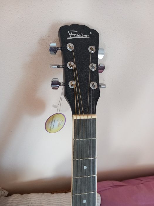 Chitară clasică Freedom – stare foarte bună + accesorii