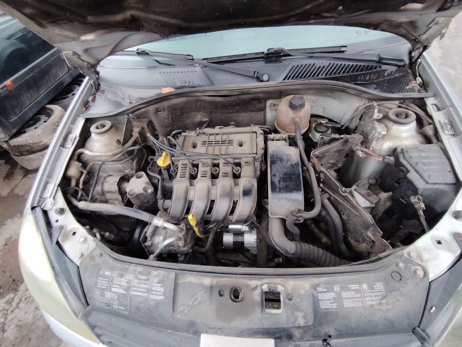 Bara fata Renault Clio 2003 1.1 MT (60 hp)