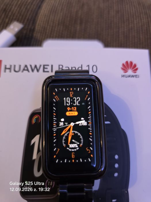 Смарт гривна Huawei Band 10